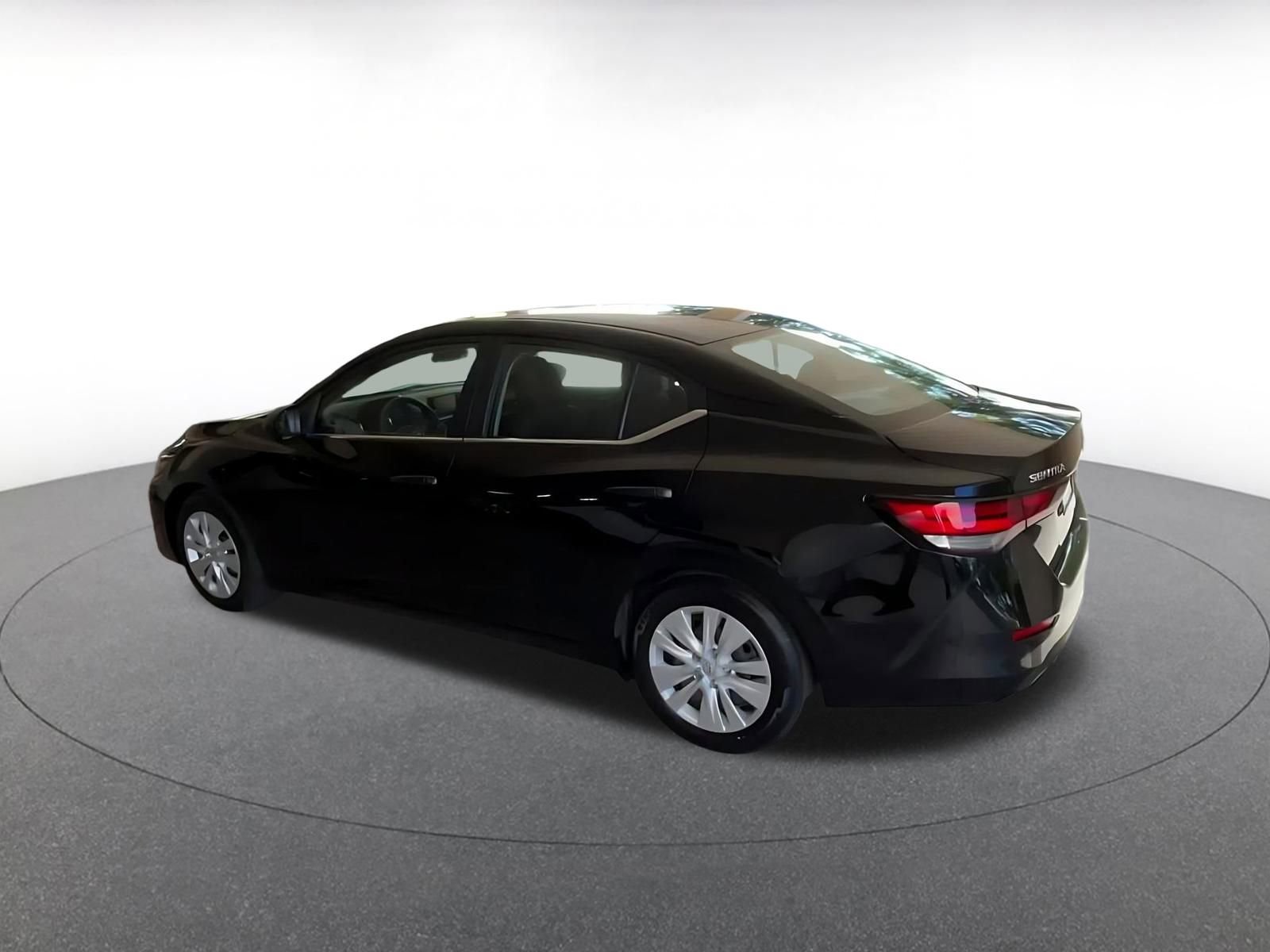 Used 2025 Nissan Sentra S image 9