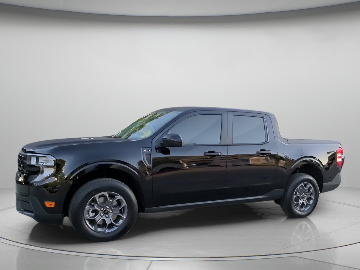 New 2026 Ford Maverick XLT w/ XLT Luxury Package FWD image 11