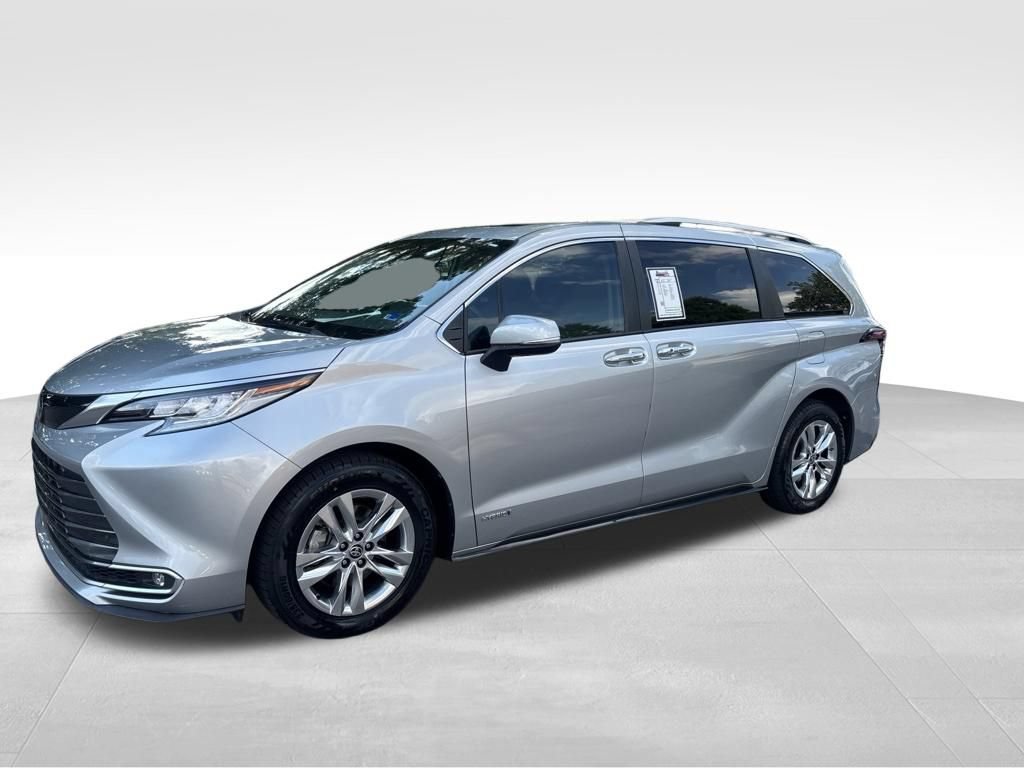 Used 2021 Toyota Sienna Limited FWD image 8