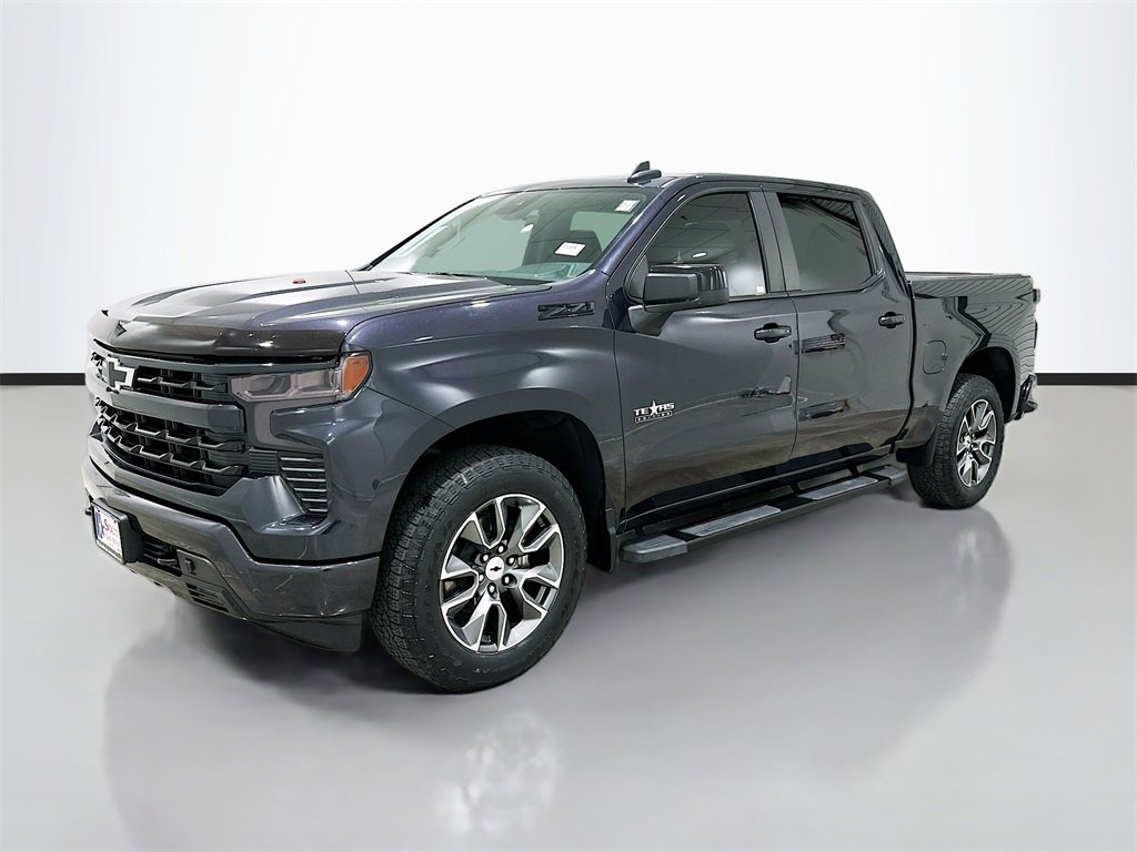 Used 2023 Chevrolet Silverado 1500 RST image 2