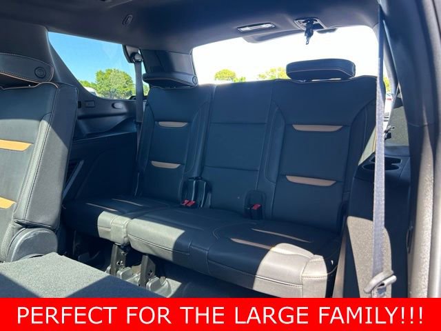 Used 2023 GMC Yukon AT4 w/ AT4 Premium Package AWD/4WD image 16