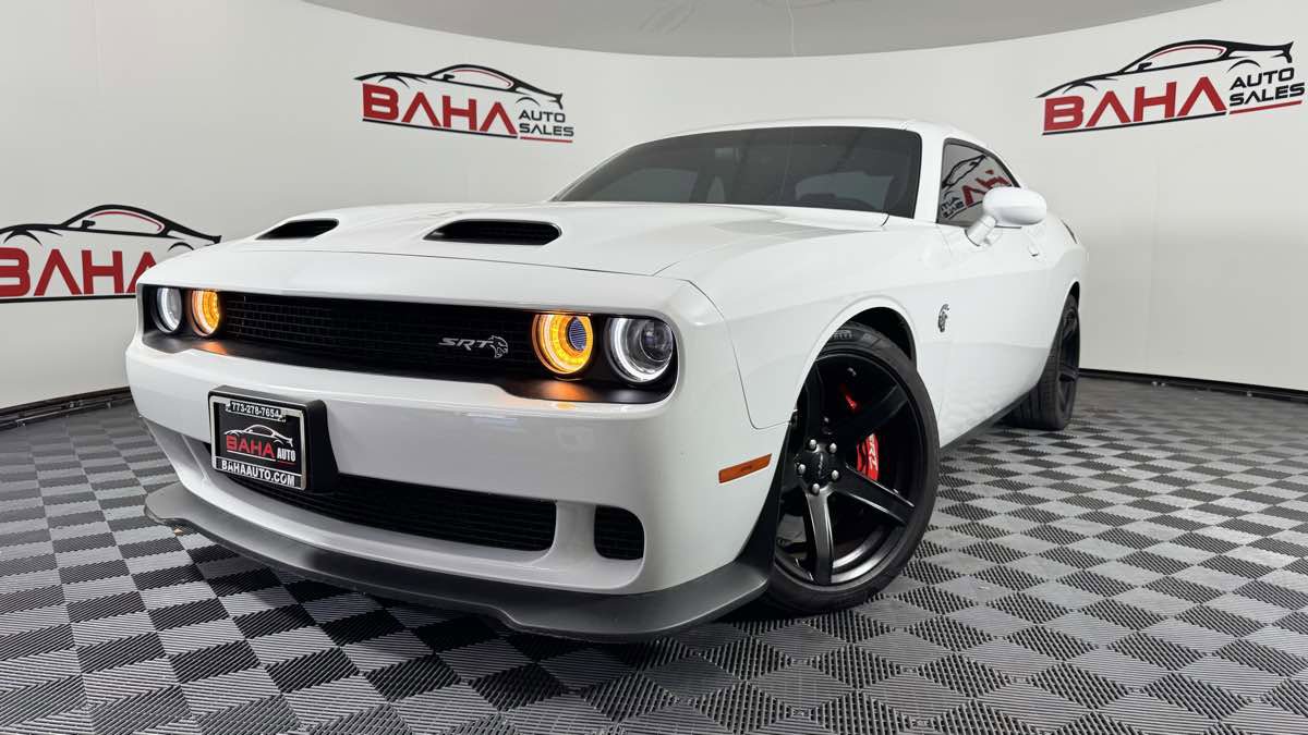 Used 2022 Dodge Challenger SRT Hellcat w/ Plus Package RWD image 2