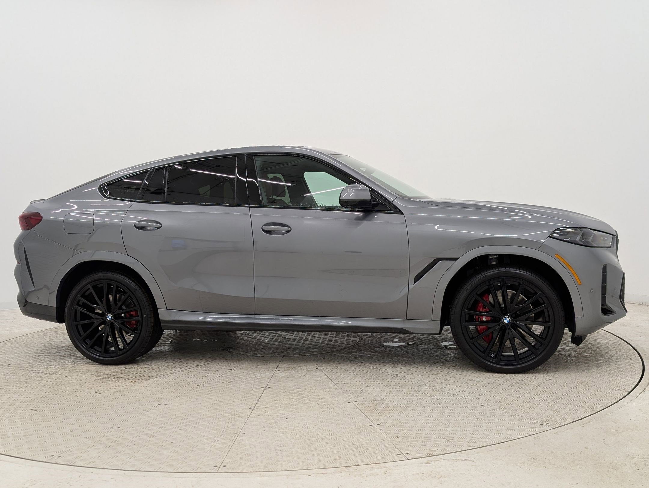 New 2026 BMW X6 xDrive40i image 8