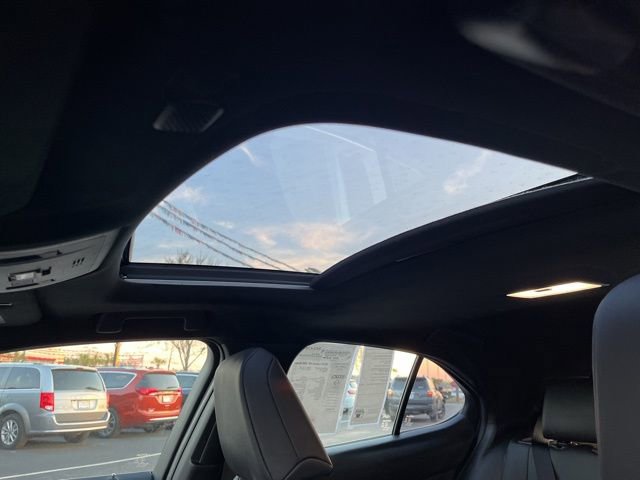 Used 2019 Lexus UX 200 w/ Premium Package image 11