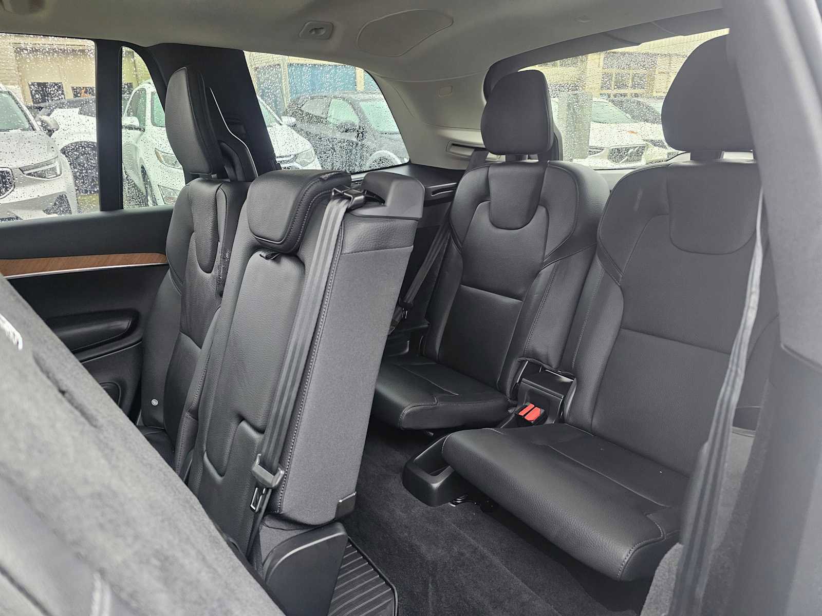 Certified 2025 Volvo XC90 T8 Plus w/ Protection Package Premier image 21