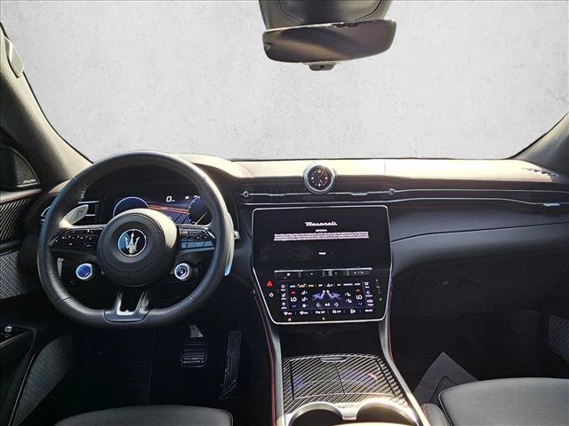 Used 2024 Maserati Grecale Trofeo AWD/4WD image 18