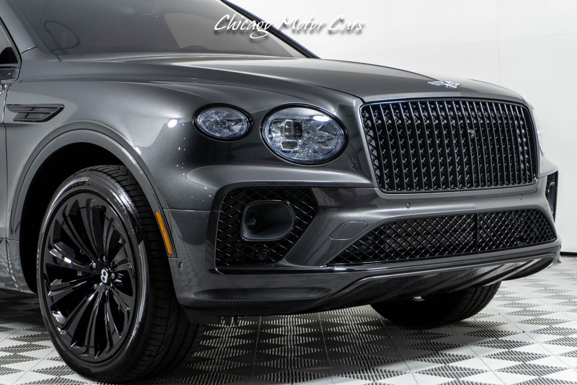 Used 2023 Bentley Bentayga Extended Wheelbase image 7
