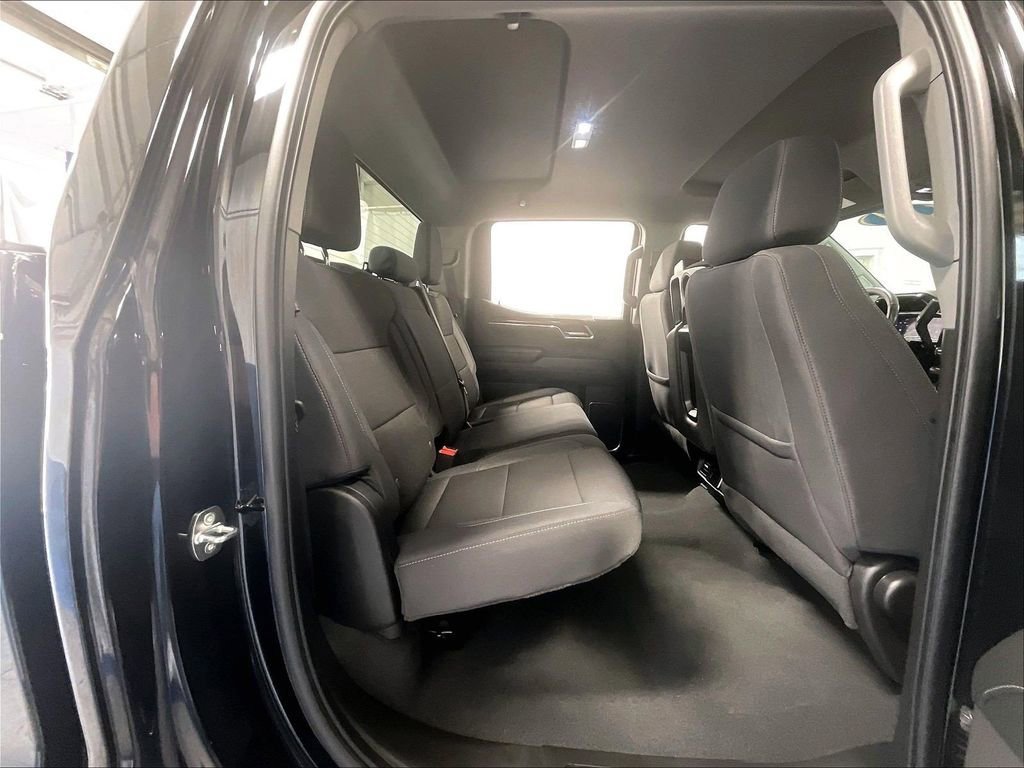 Used 2024 Chevrolet Silverado 1500 LT AWD/4WD image 16