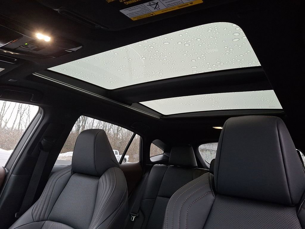 New 2024 Toyota Venza Limited image 14