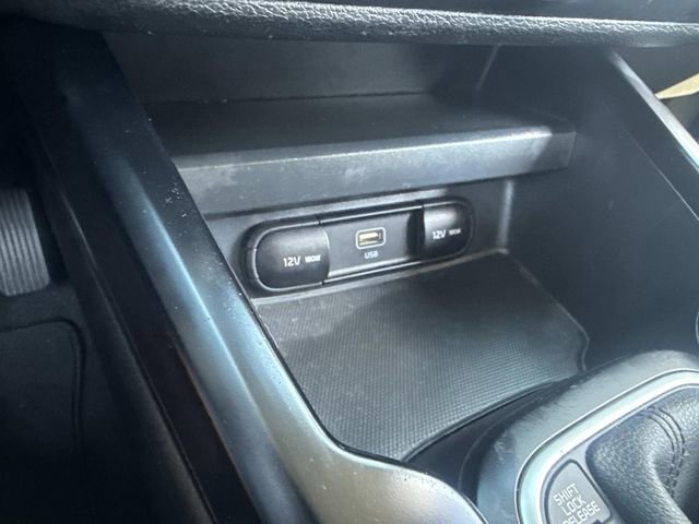 Used 2023 Kia Soul LX image 33