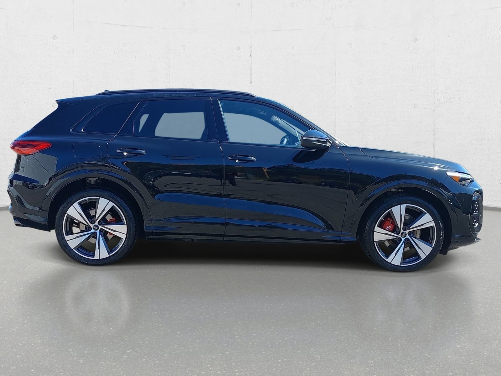 New 2026 Audi SQ5 Premium Plus AWD/4WD image 4