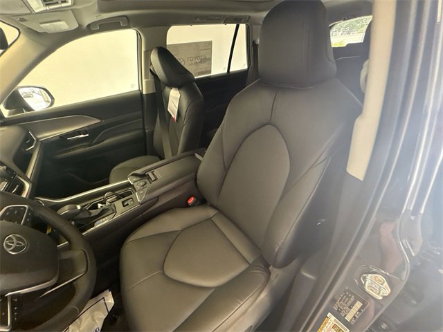 New 2026 Toyota Grand Highlander XLE image 14
