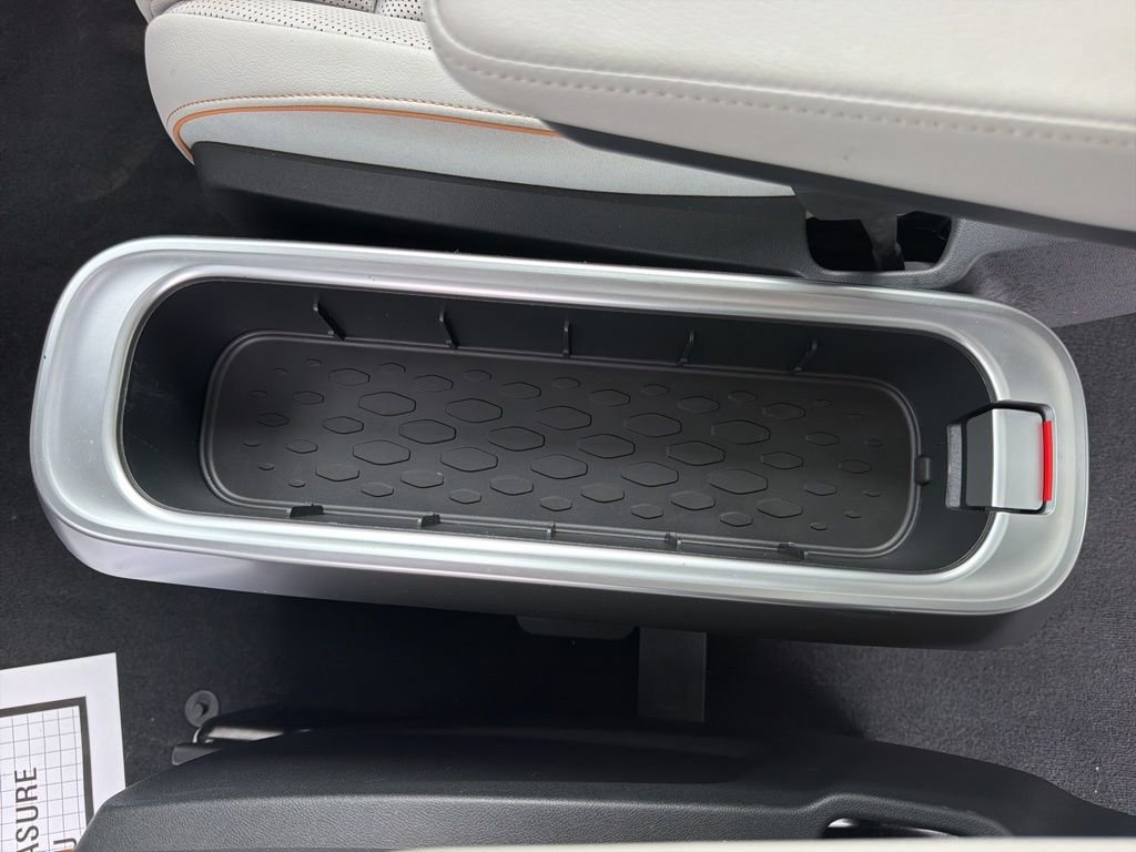 Certified 2025 Volkswagen ID. Buzz 1st Edition AWD/4WD image 19
