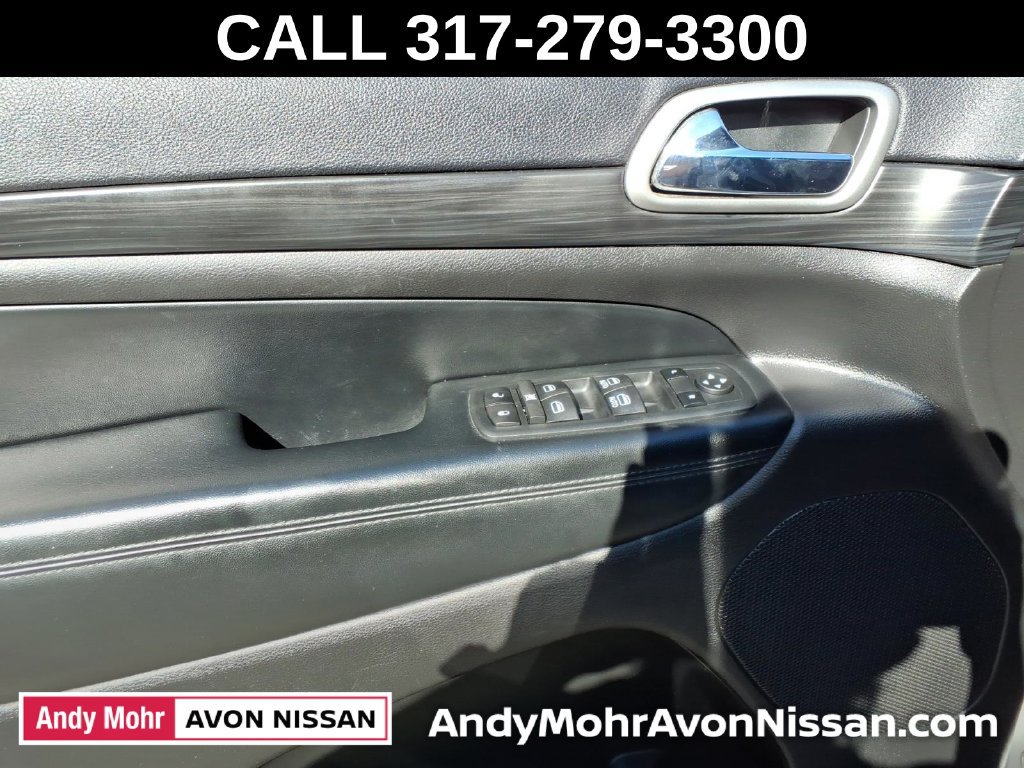 Used 2019 Jeep Grand Cherokee Altitude AWD/4WD image 15