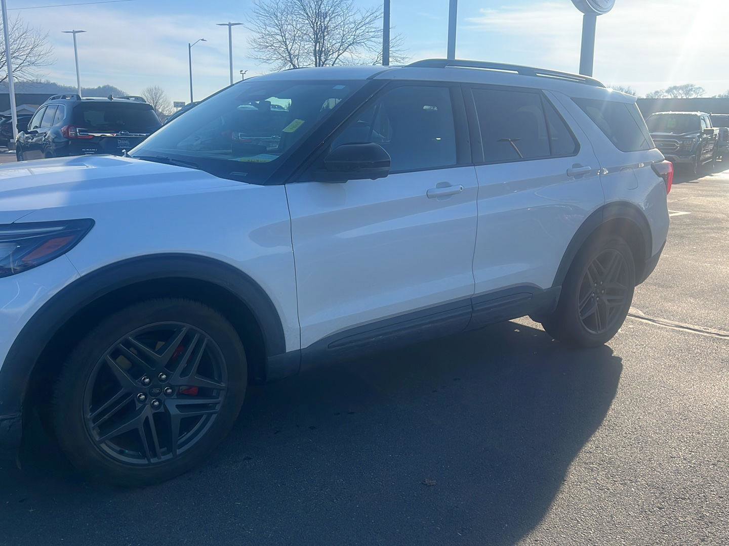 Used 2025 Ford Explorer ST image 13