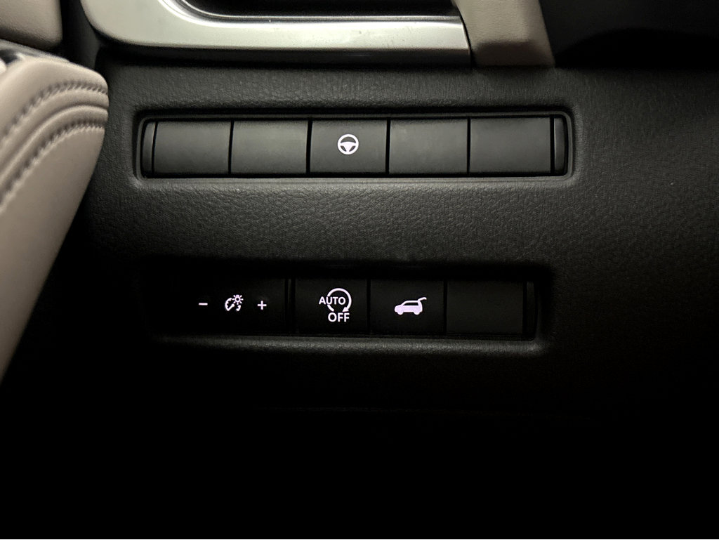 Used 2025 Nissan Rogue SV w/ SV Premium Package FWD image 15