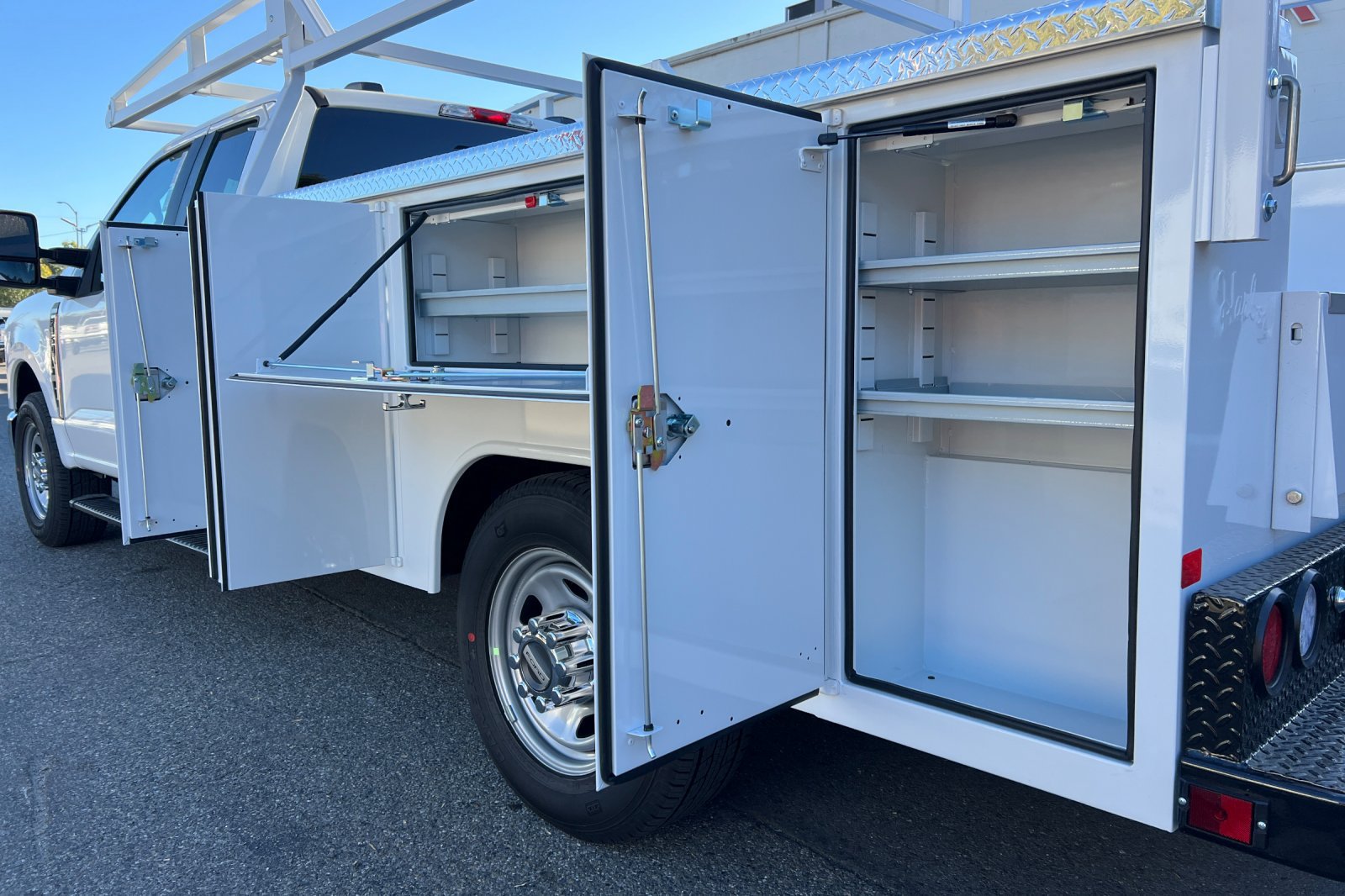 New 2026 Ford F350 XL w/ XL Chrome Package RWD image 28