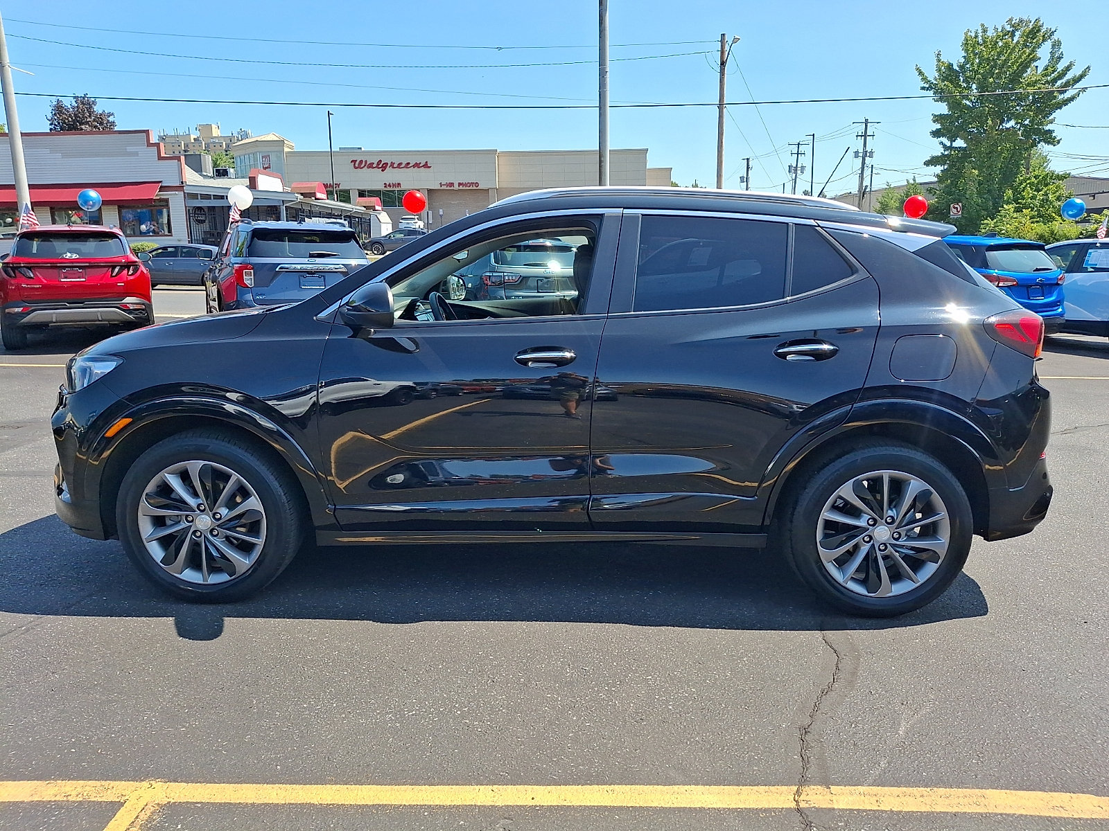 Used 2023 Buick Encore GX Select w/ Sport Touring Package FWD image 7
