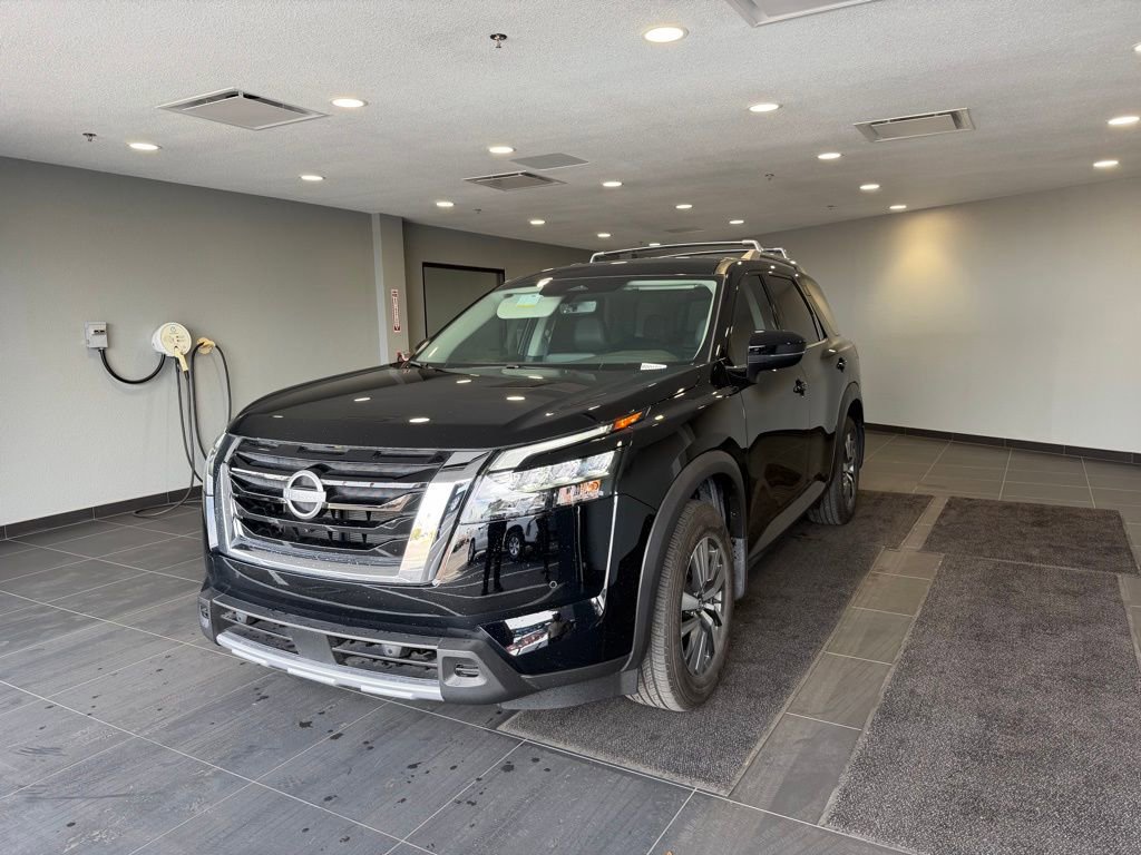 Used 2025 Nissan Pathfinder SL