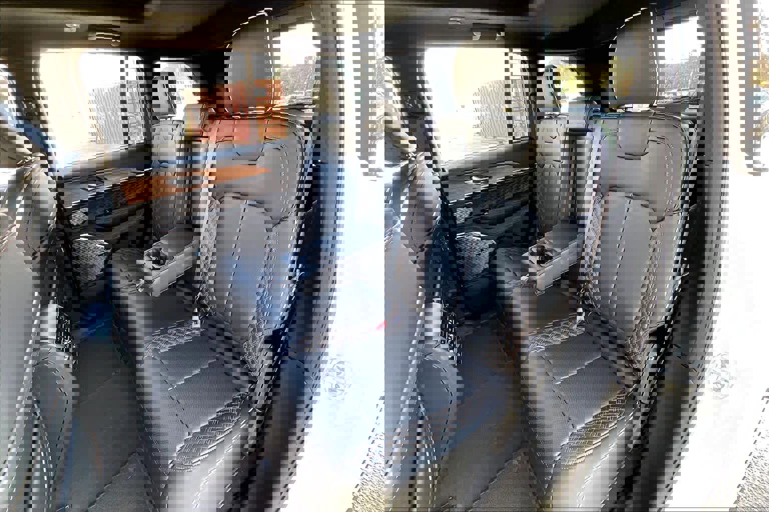 Used 2025 Jeep Grand Cherokee Summit w/ Obsidian Package image 21