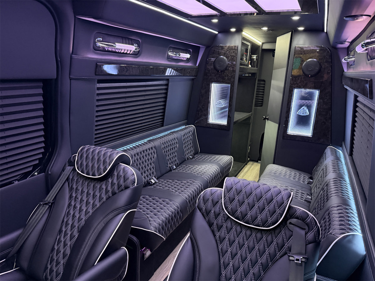 Used 2024 Mercedes-Benz Sprinter 3500 image 3