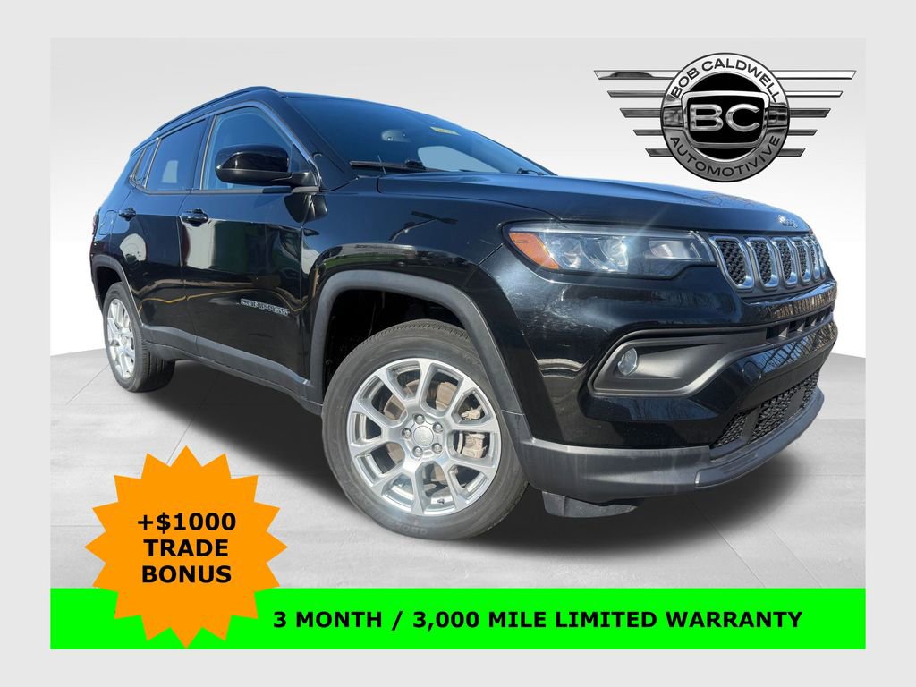 Used 2023 Jeep Compass Latitude image 1