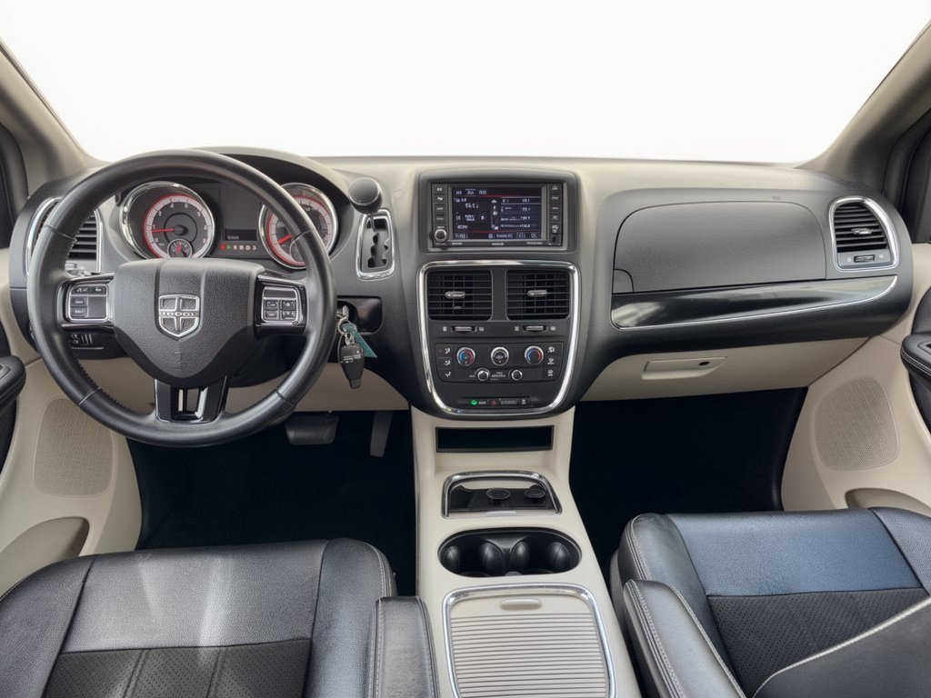 Used 2019 Dodge Grand Caravan SXT FWD image 17