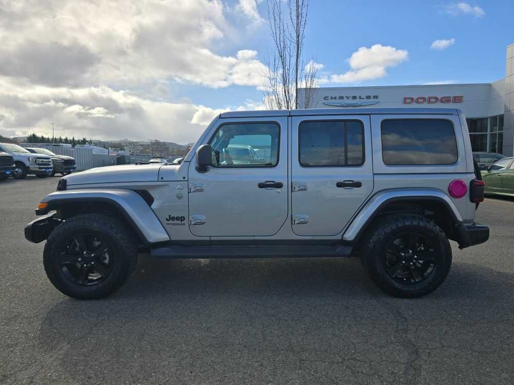 Used 2020 Jeep Wrangler Unlimited Sahara image 2