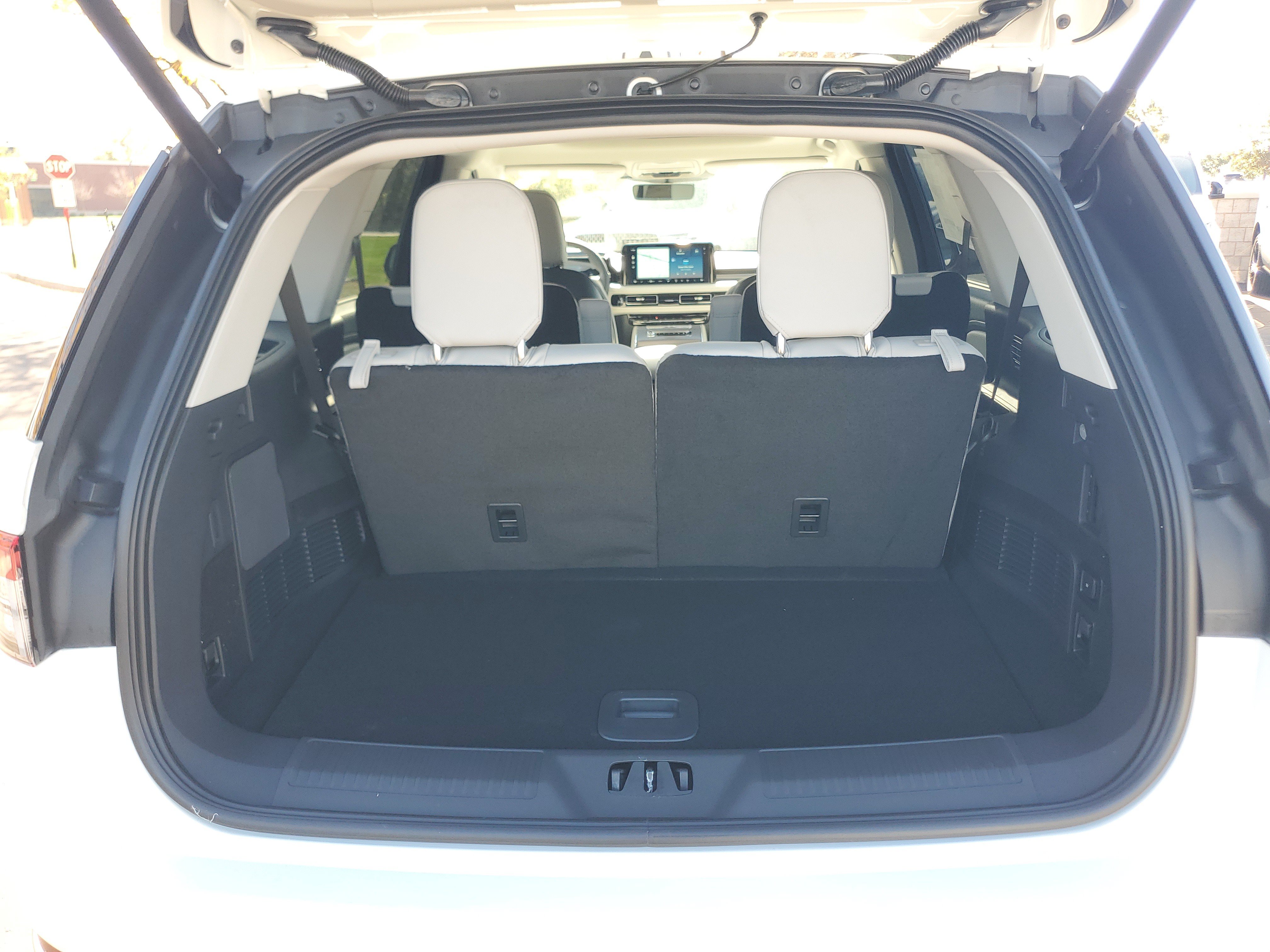 New 2027 Lincoln Aviator AWD image 29