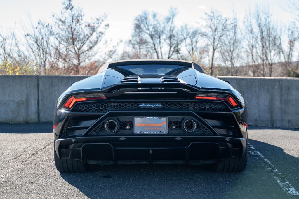 Used 2021 Lamborghini Huracan EVO RWD image 22