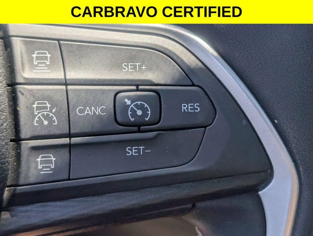Used 2024 Jeep Grand Cherokee L Altitude AWD/4WD image 17