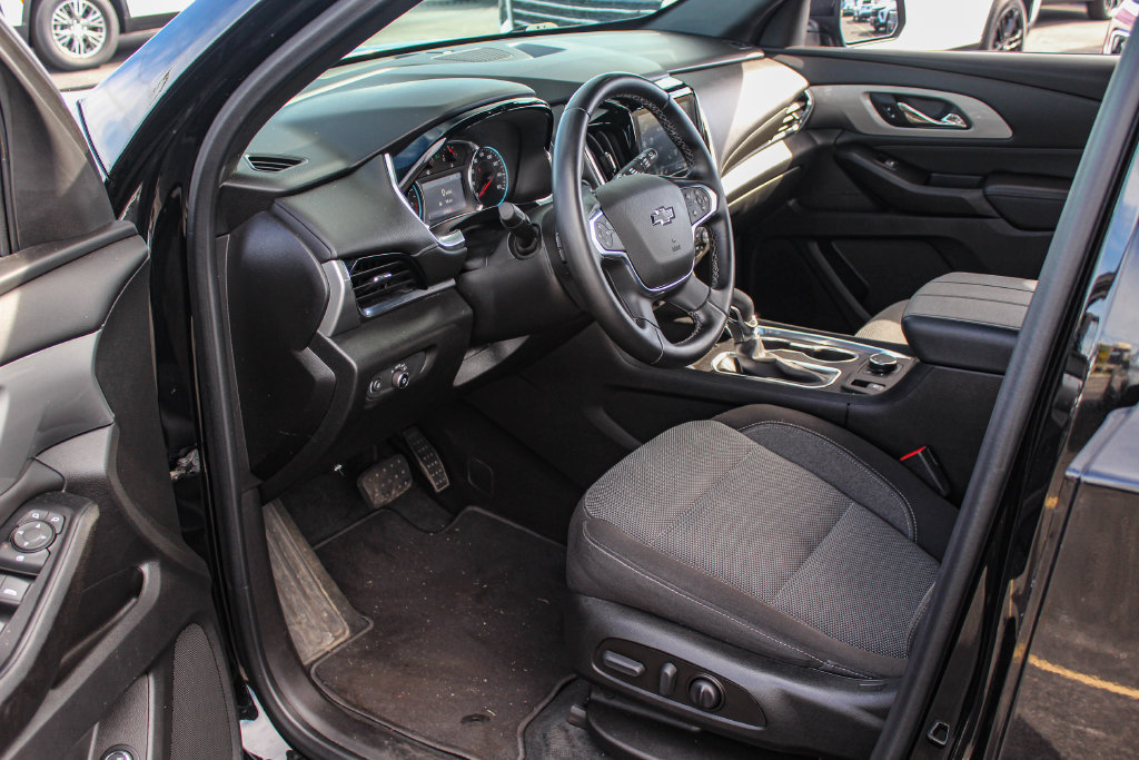 Used 2023 Chevrolet Traverse LT FWD image 11