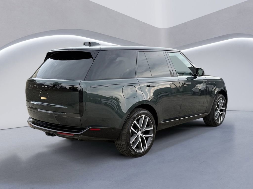 New 2025 Land Rover Range Rover SE image 4