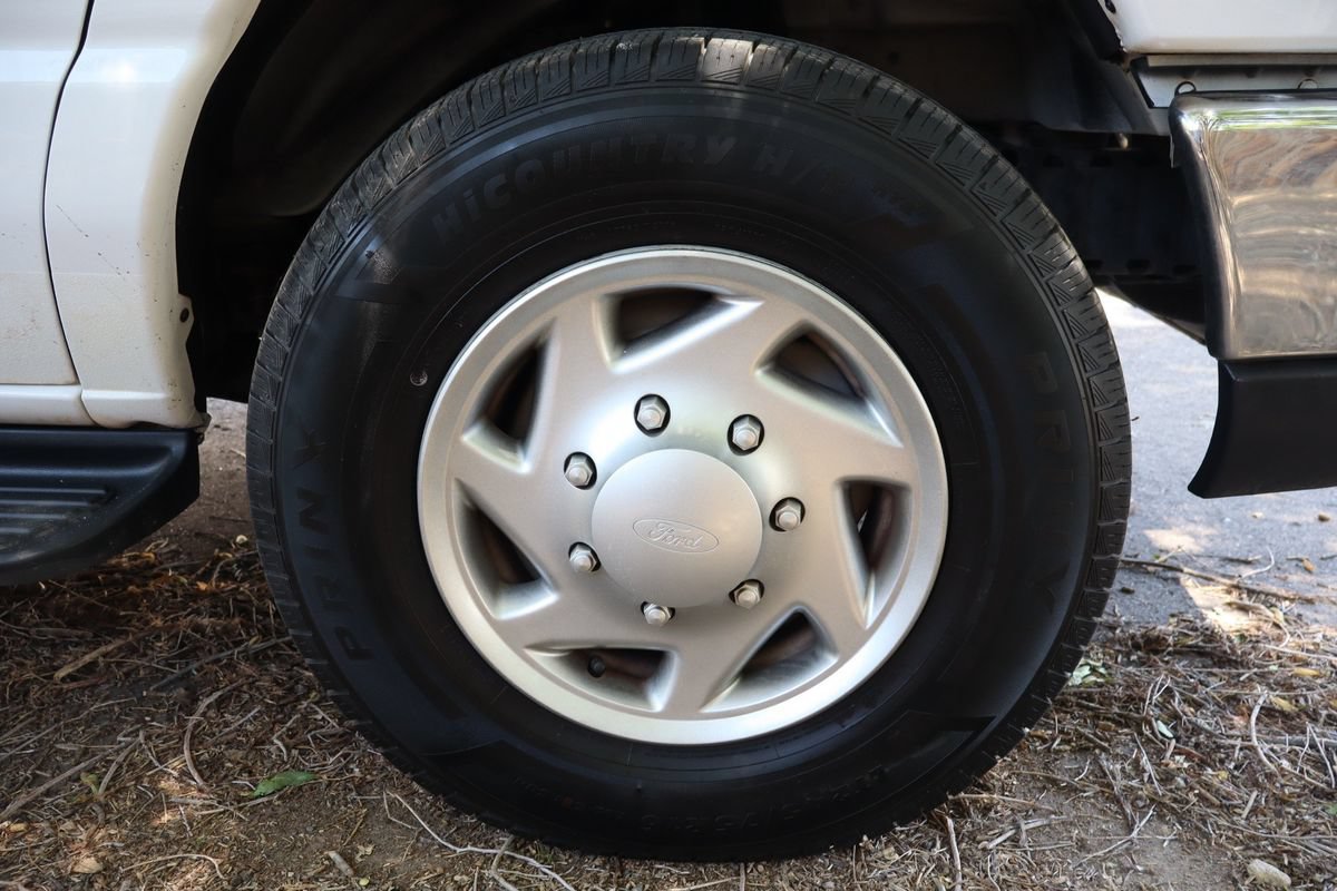 Used 2012 Ford E-350 and Econoline 350 XLT RWD image 42