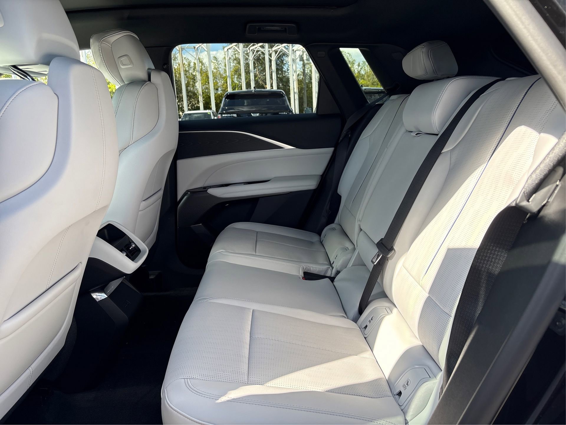 New 2026 Cadillac Lyriq Luxury image 10