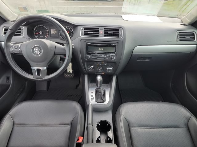 Used 2014 Volkswagen Jetta SE FWD image 9