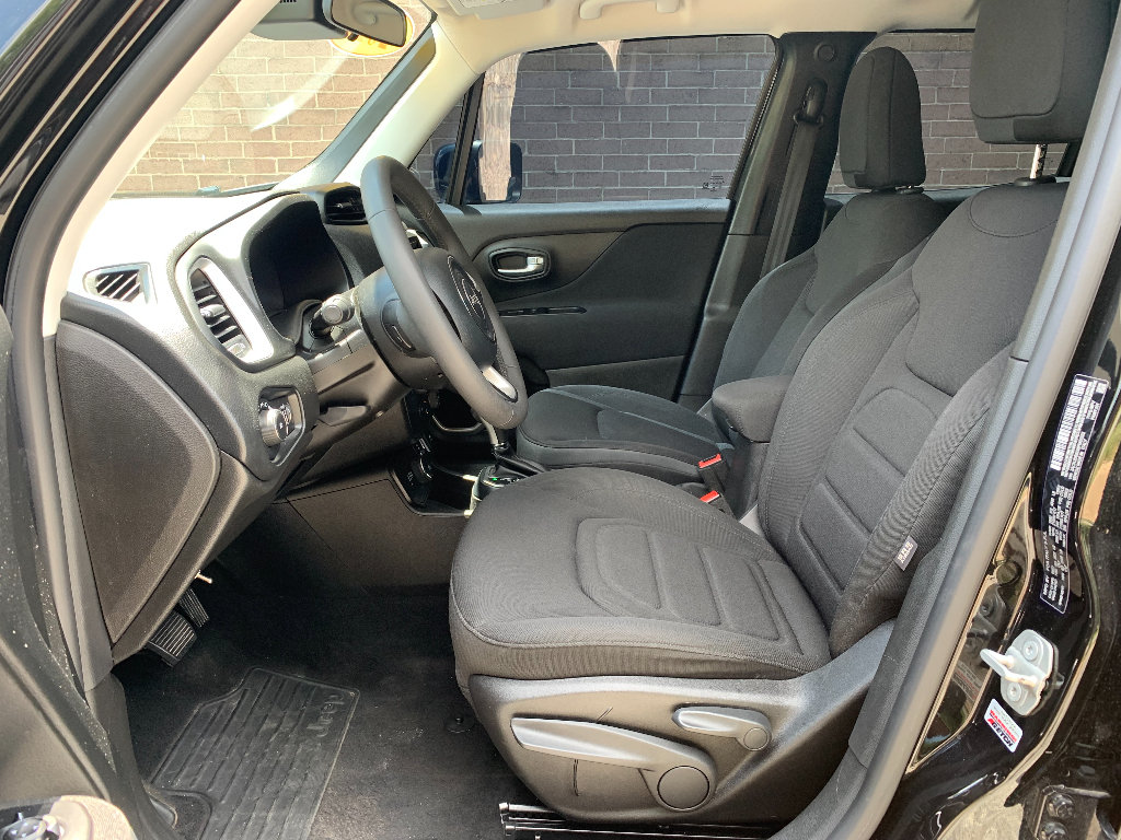 Used 2021 Jeep Renegade Latitude AWD/4WD image 11