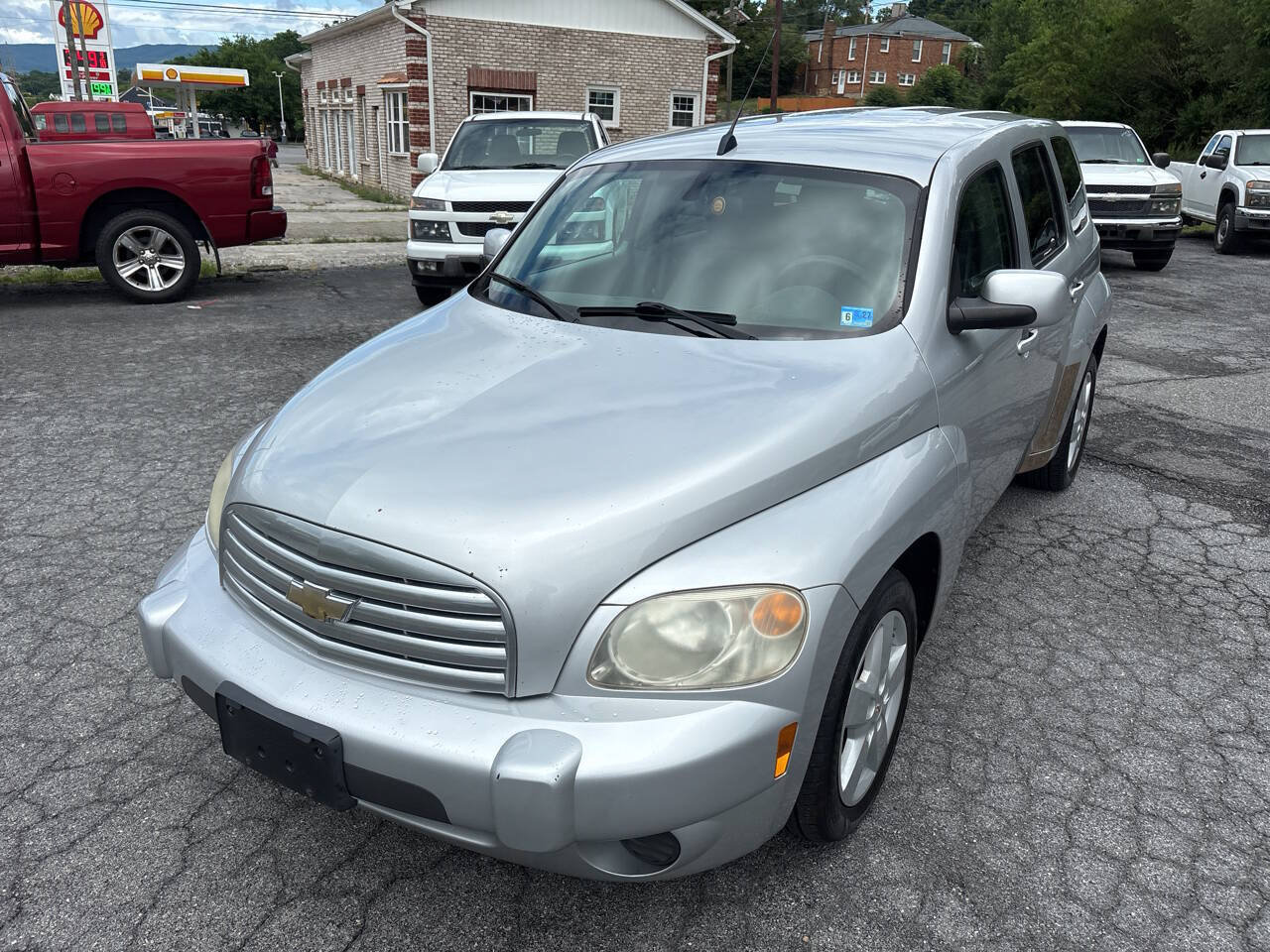Used 2011 Chevrolet HHR LT FWD image 2
