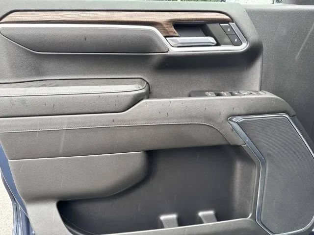 Used 2022 Chevrolet Silverado 1500 LT AWD/4WD image 27