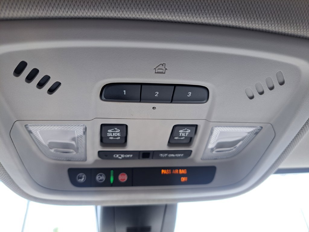 Used 2019 Chevrolet Traverse Premier w/ Driver Confidence II Package FWD image 19