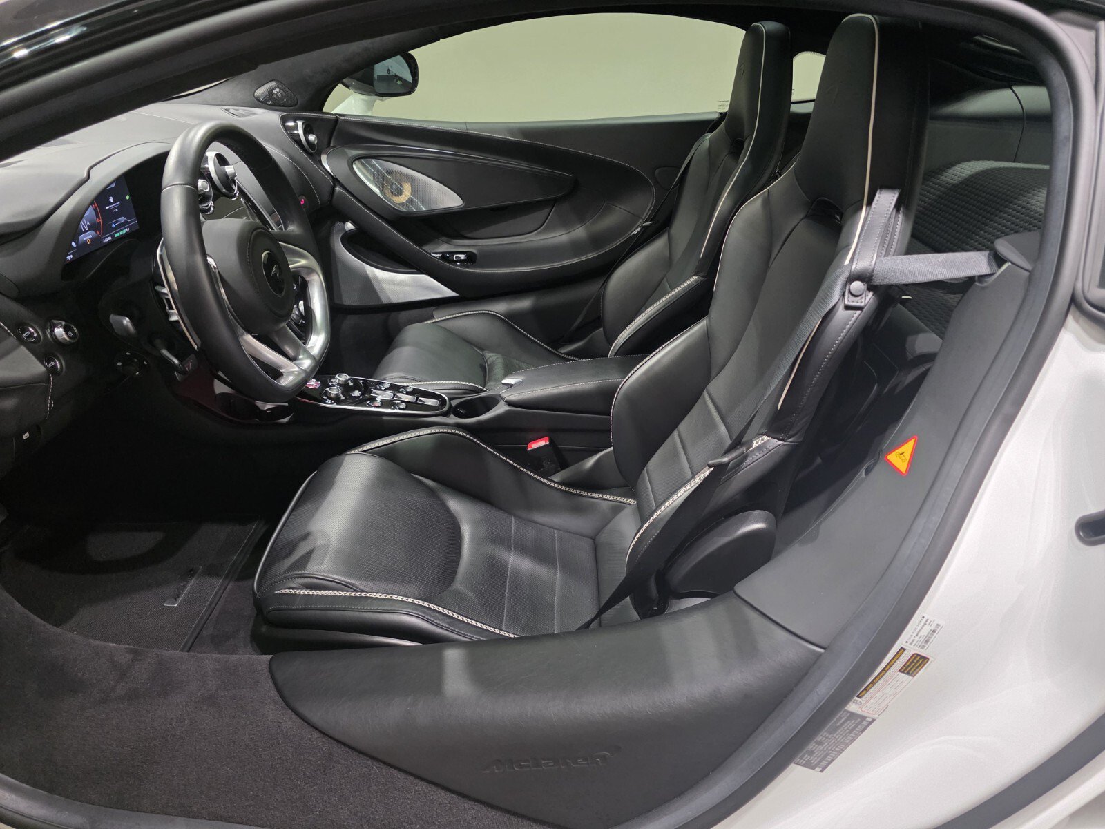 Used 2023 McLaren GT RWD image 6