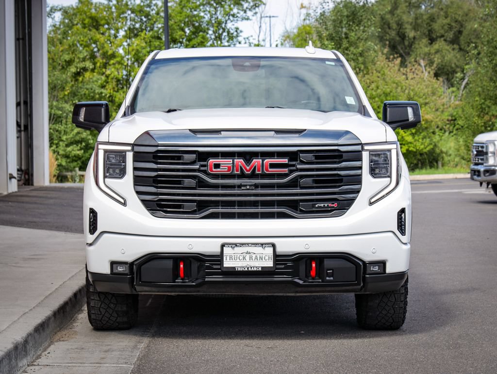 Used 2023 GMC Sierra 1500 AT4 w/ AT4 Preferred Package AWD/4WD image 9