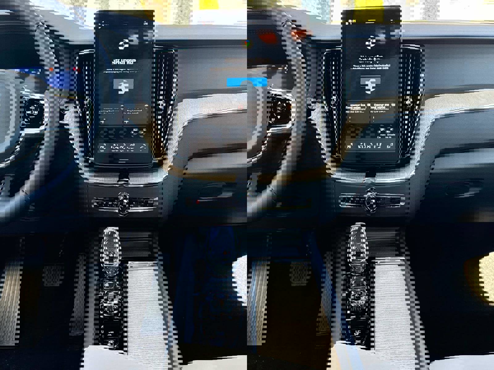 New 2026 Volvo XC60 B5 Plus w/ Climate Package image 14