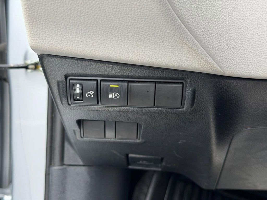 Used 2022 Toyota Corolla Cross LE image 17