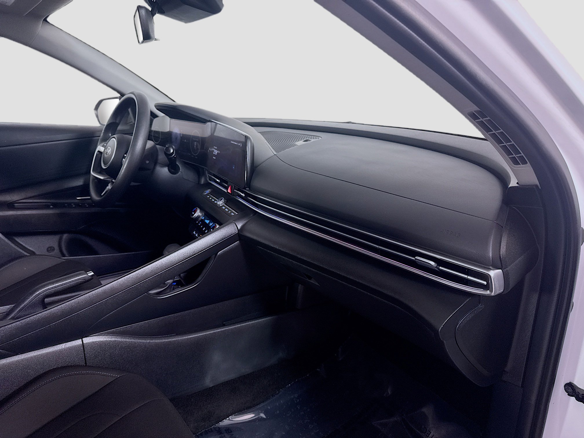 Used 2024 Hyundai Elantra SEL FWD image 30