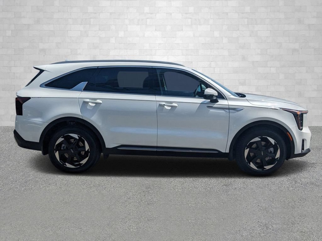 Used 2025 Kia Sorento EX AWD/4WD image 2