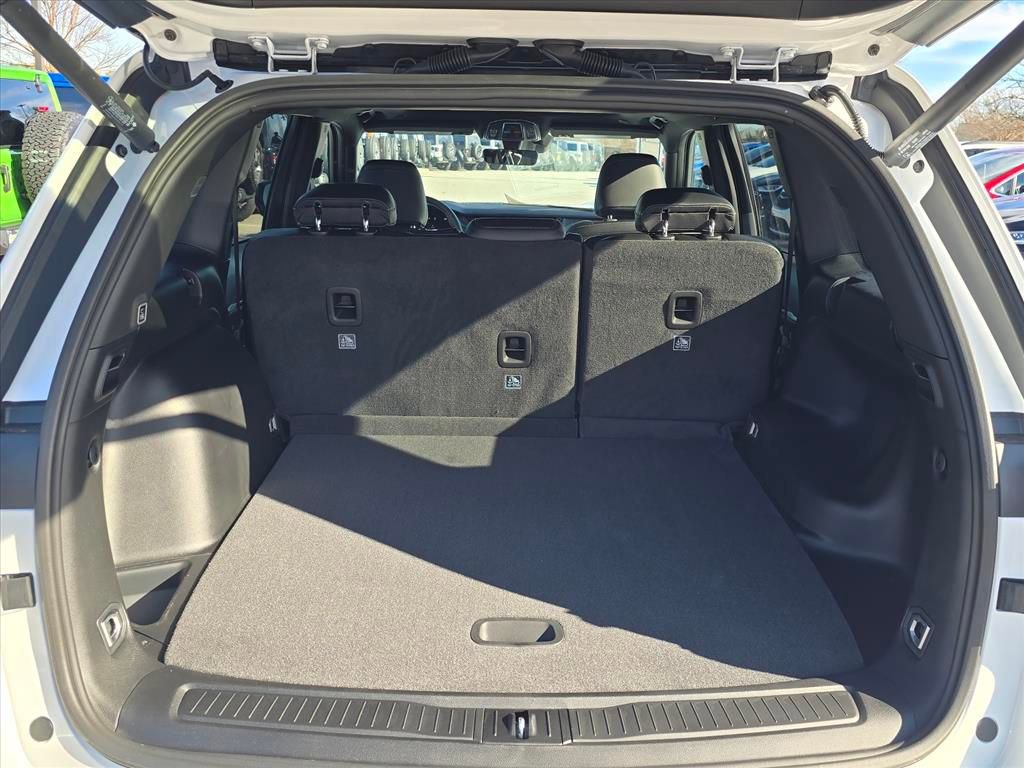 New 2026 Jeep Grand Cherokee Altitude AWD/4WD image 8