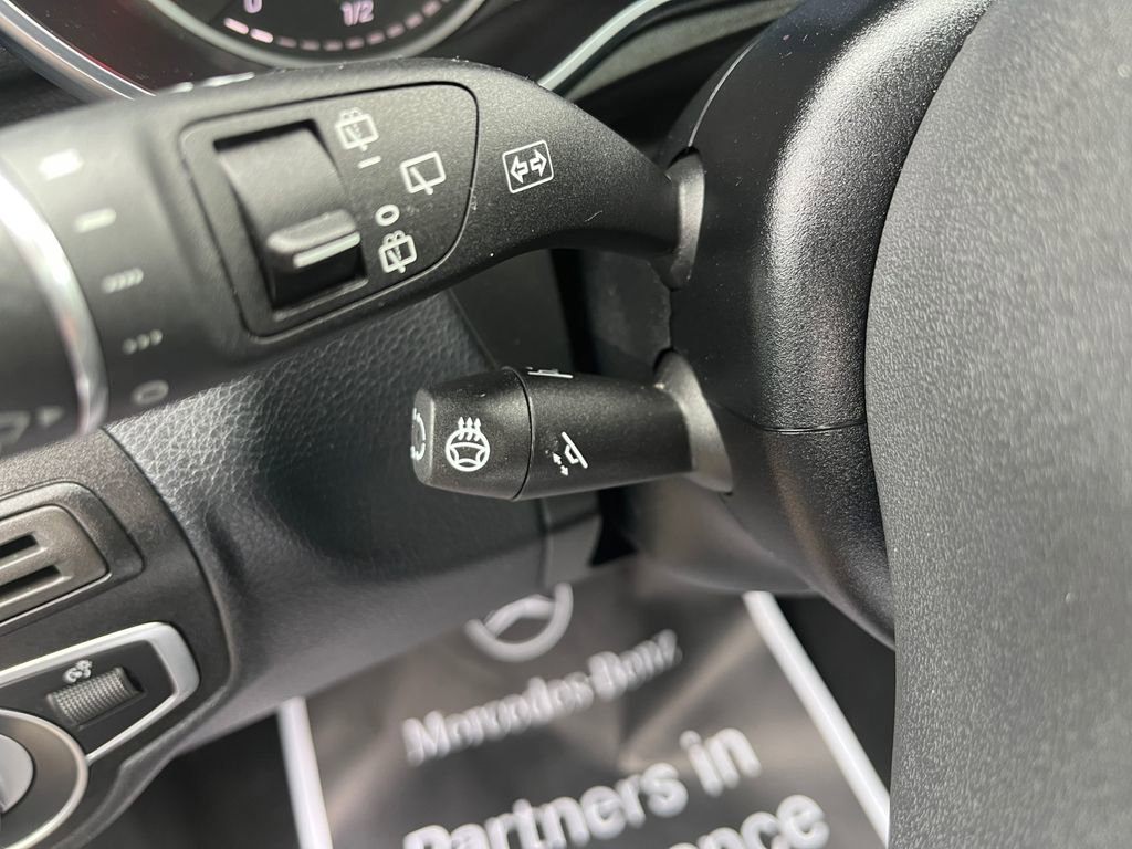 Used 2022 Mercedes-Benz GLC 300 4MATIC image 23