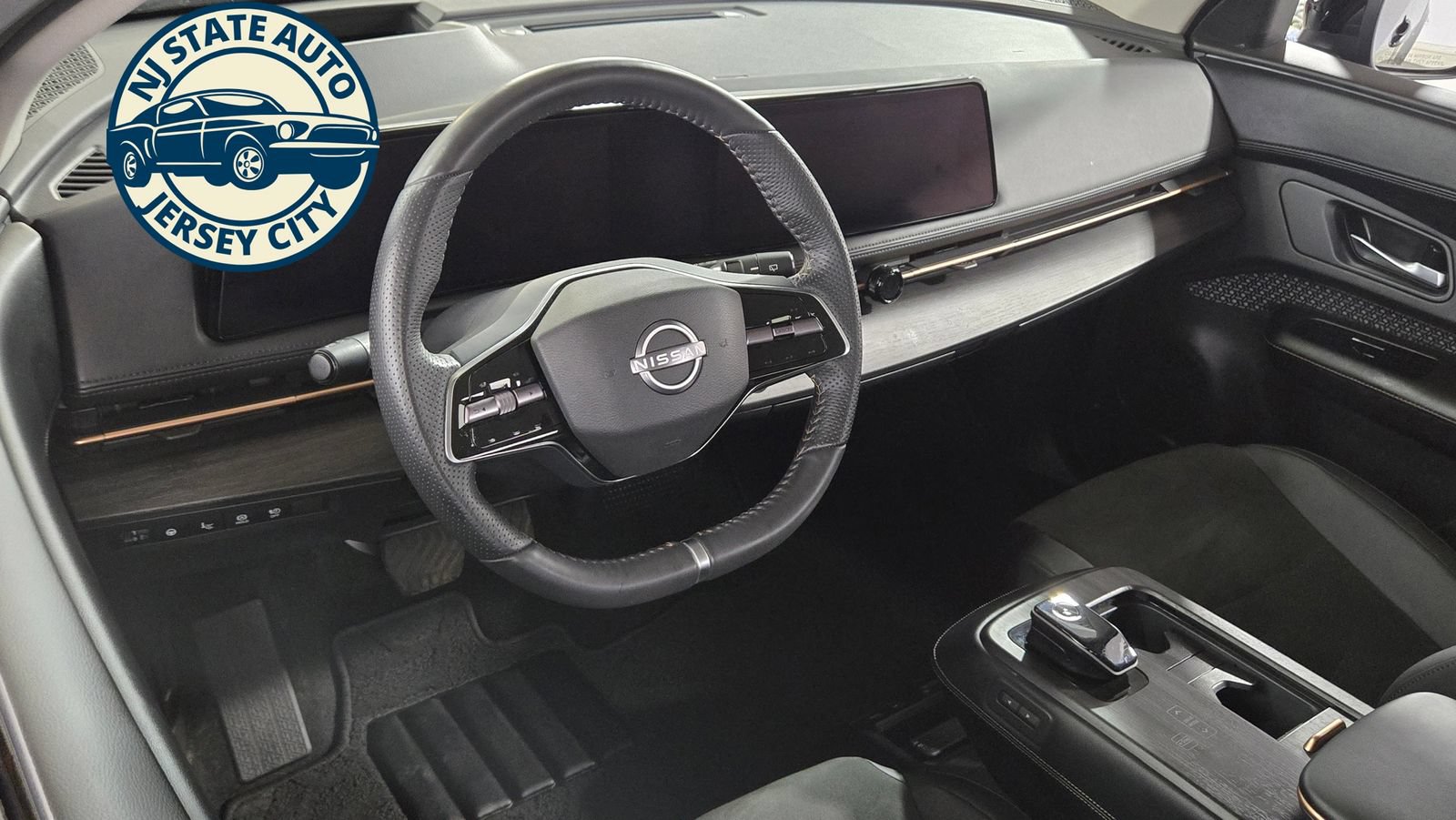 Used 2023 Nissan Ariya AWD image 10