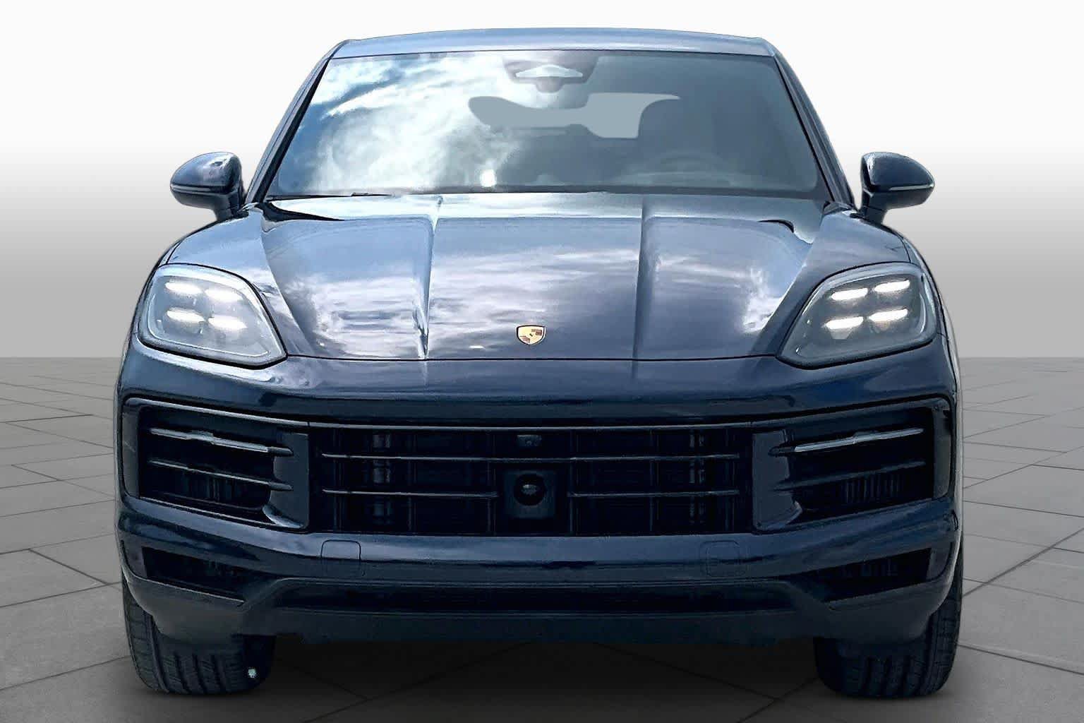 Used 2026 Porsche Cayenne Coupe AWD/4WD image 3